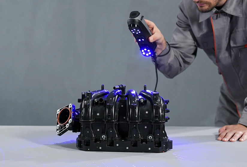 スプレーなしで黒色・金属の対象物をスキャン