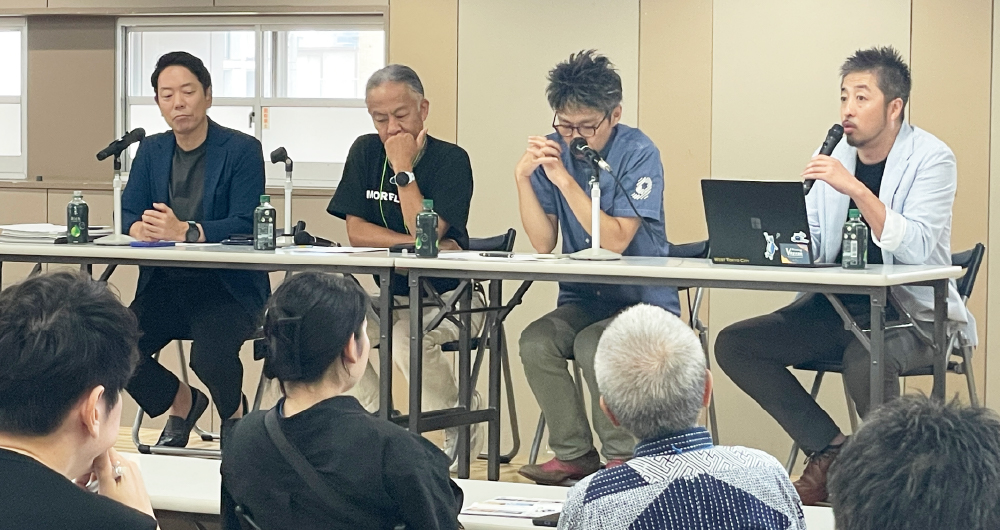 座談会の４人の様子