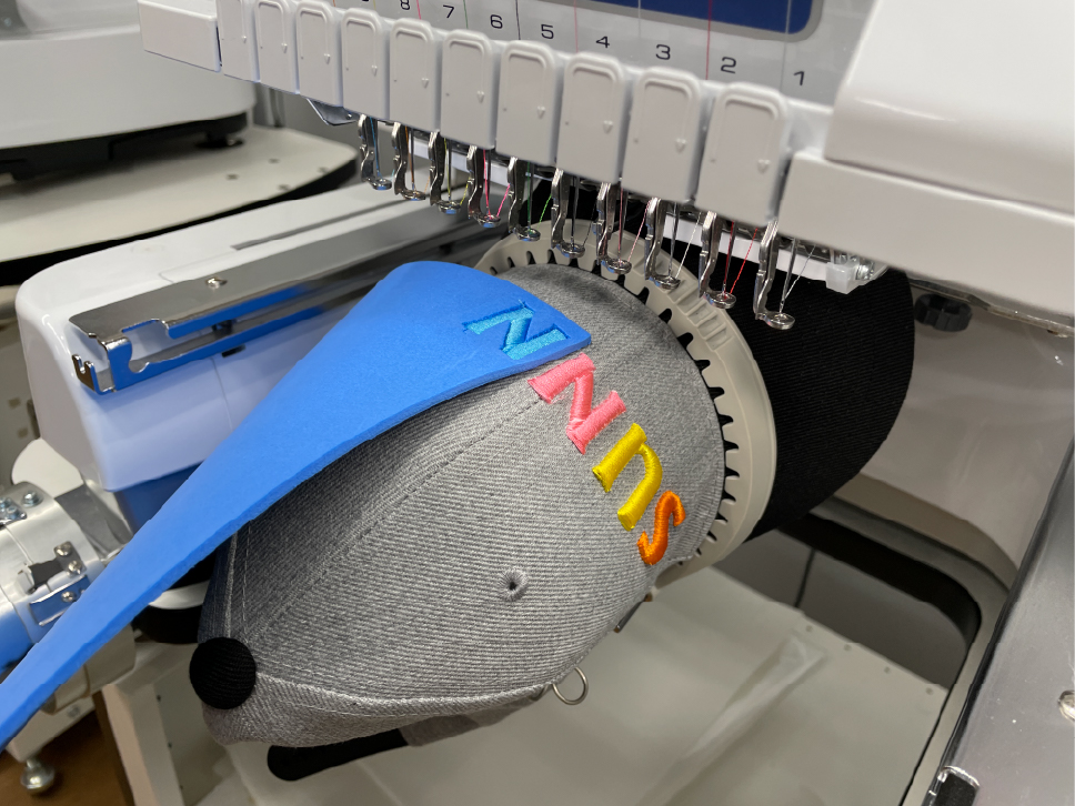 刺しゅうの様子