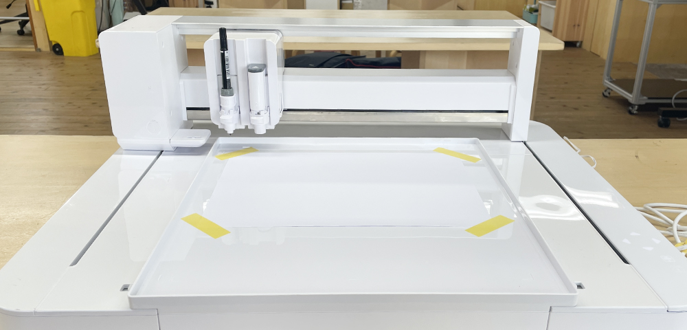用紙を固定している様子