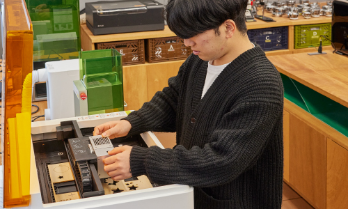実機デモ中の写真。機械が実際に動いている様子